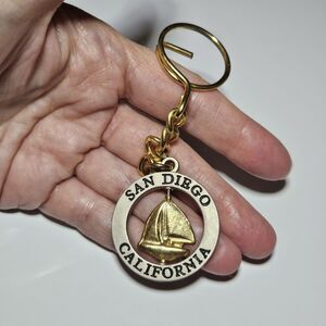 San Diego California USA Sailboat Spinner Travel Souvenir Metal Keyring Chain